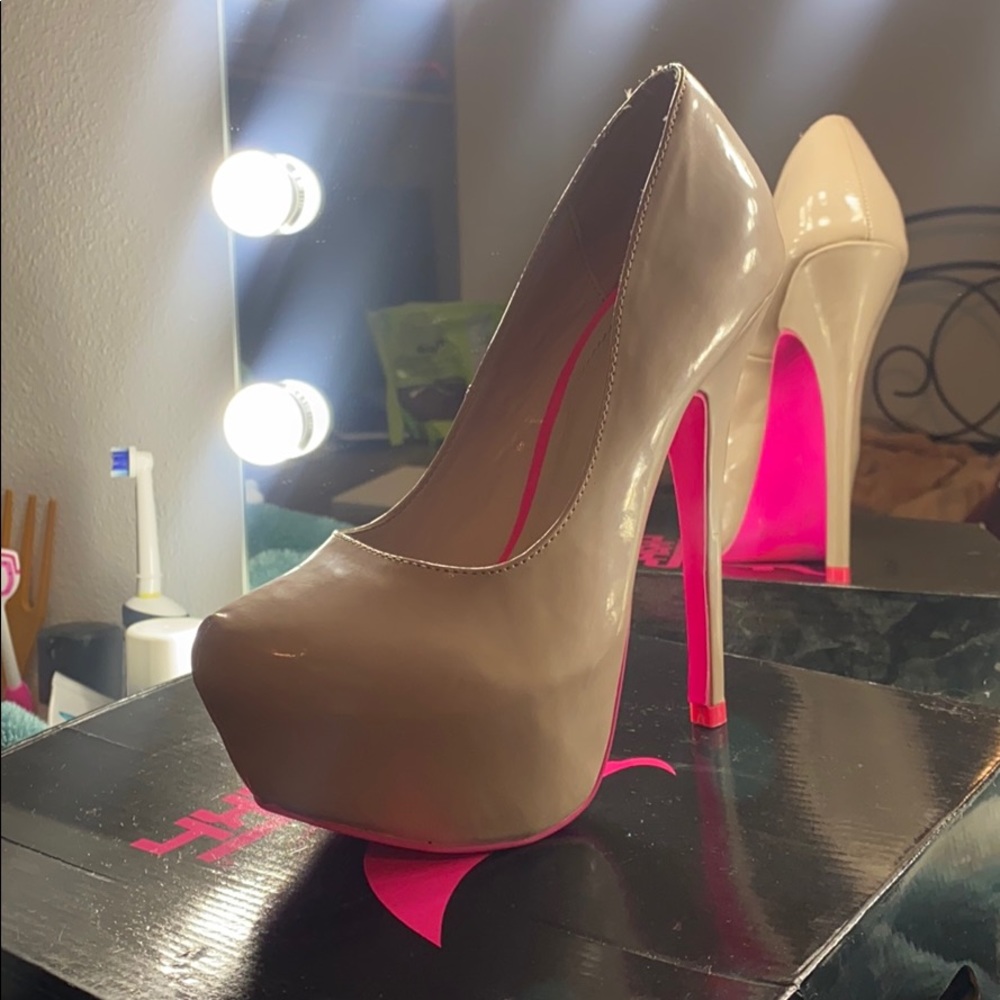 Nude Neon Fuchsia Pump Heel